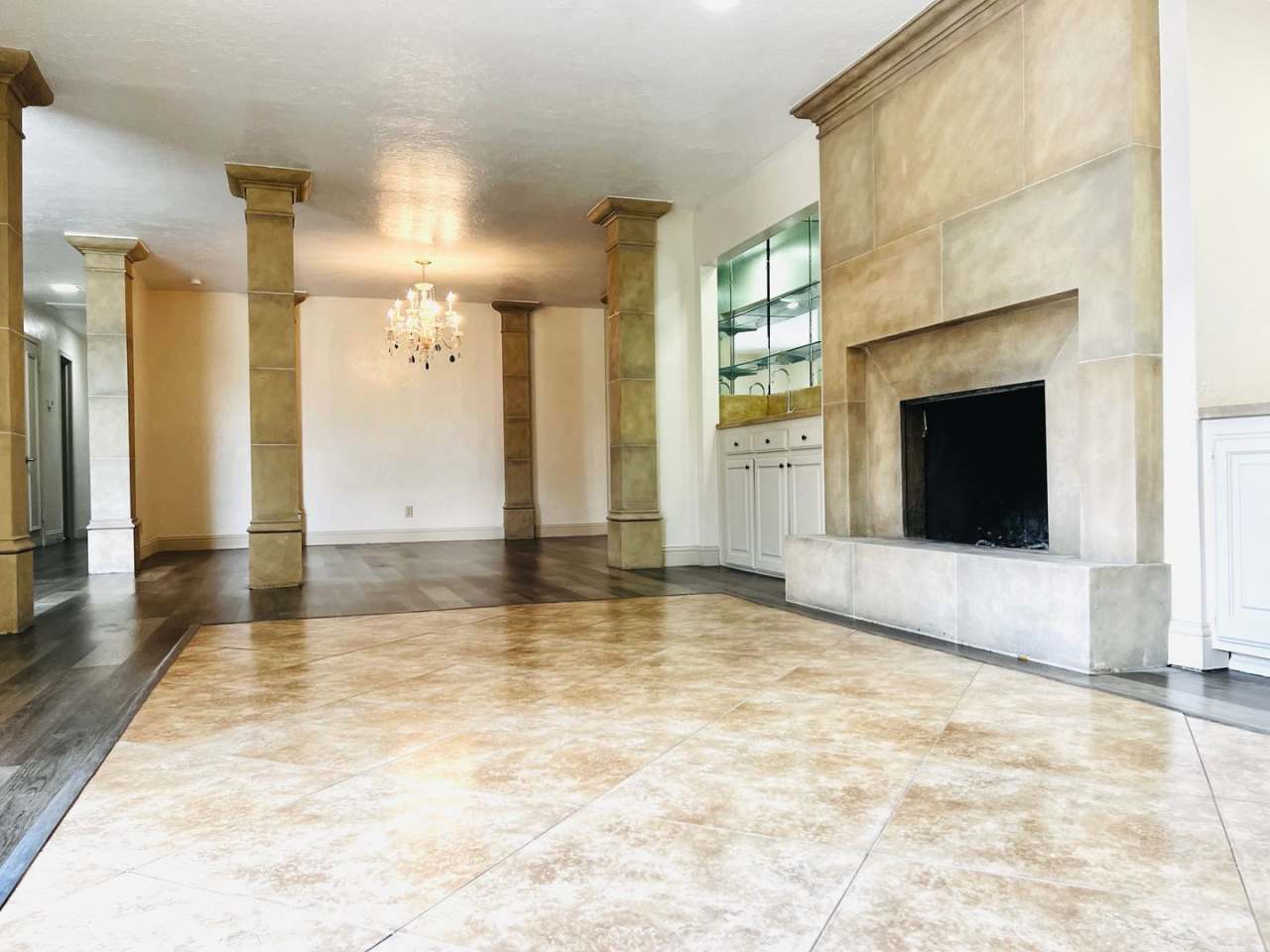 Beautiful 2BD 2BA Town-Home near Nichols Hills in Glen Brook!!!