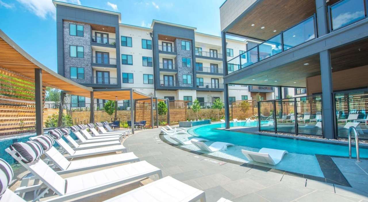 The Grand at Hill Street