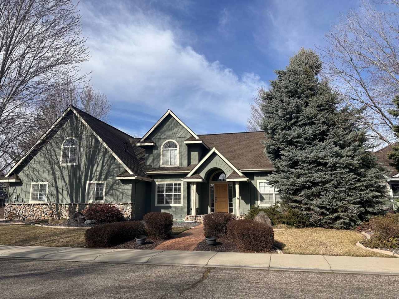 New Renovated Home Near Downtown Eagle