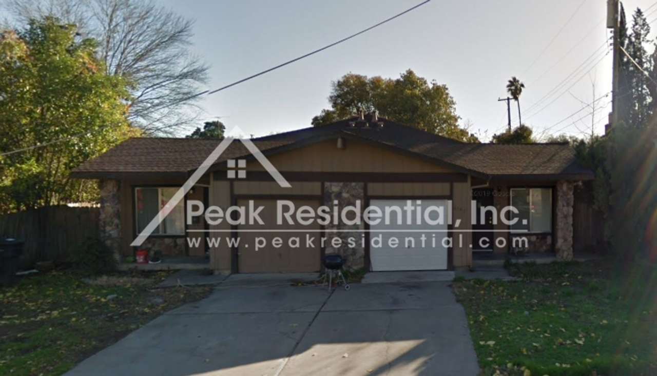 A Spacious 2bd/1ba Duplex with Garage near A.R.C.