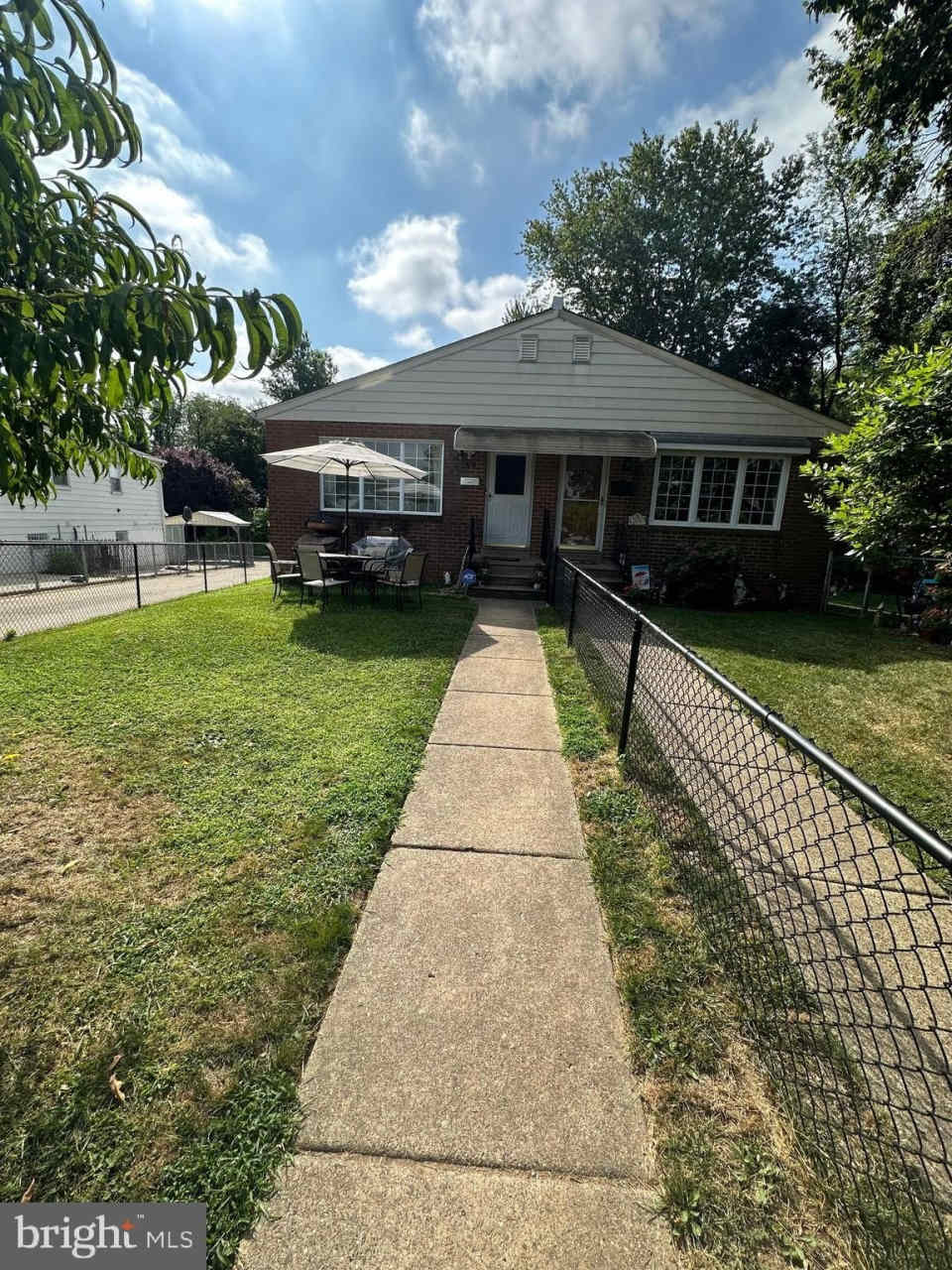 7837 LAWNDALE AVENUE