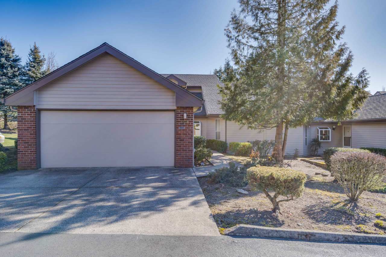 Spacious 2 Master Suites with Bonus Loft Area - Water/Sewer Paid By HOA - Prune Hill - Camas