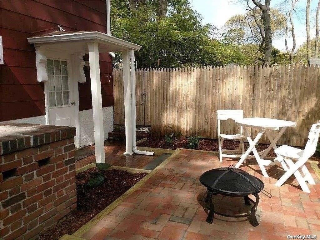 123 Joni Drive SE