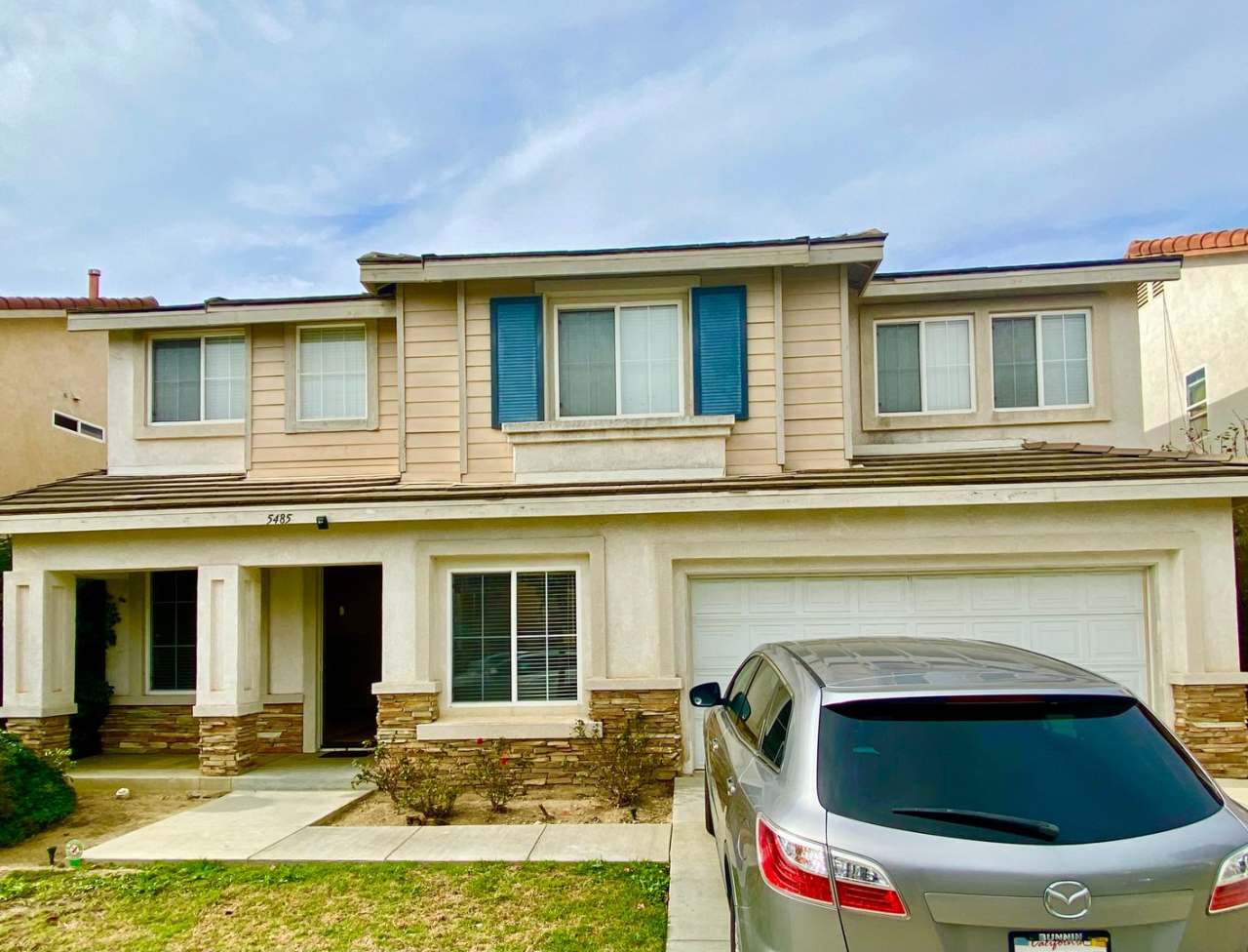 Extremely spacious four bedroom With Oxnard home