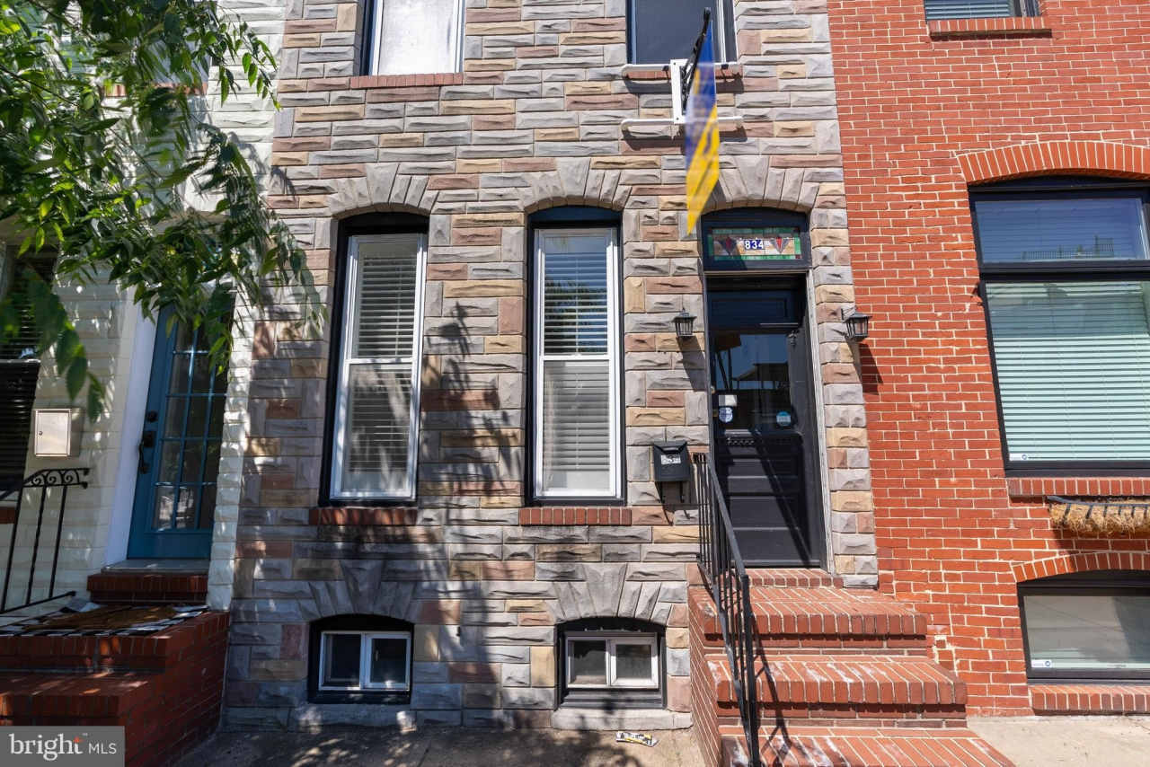 834 S EAST AVENUE