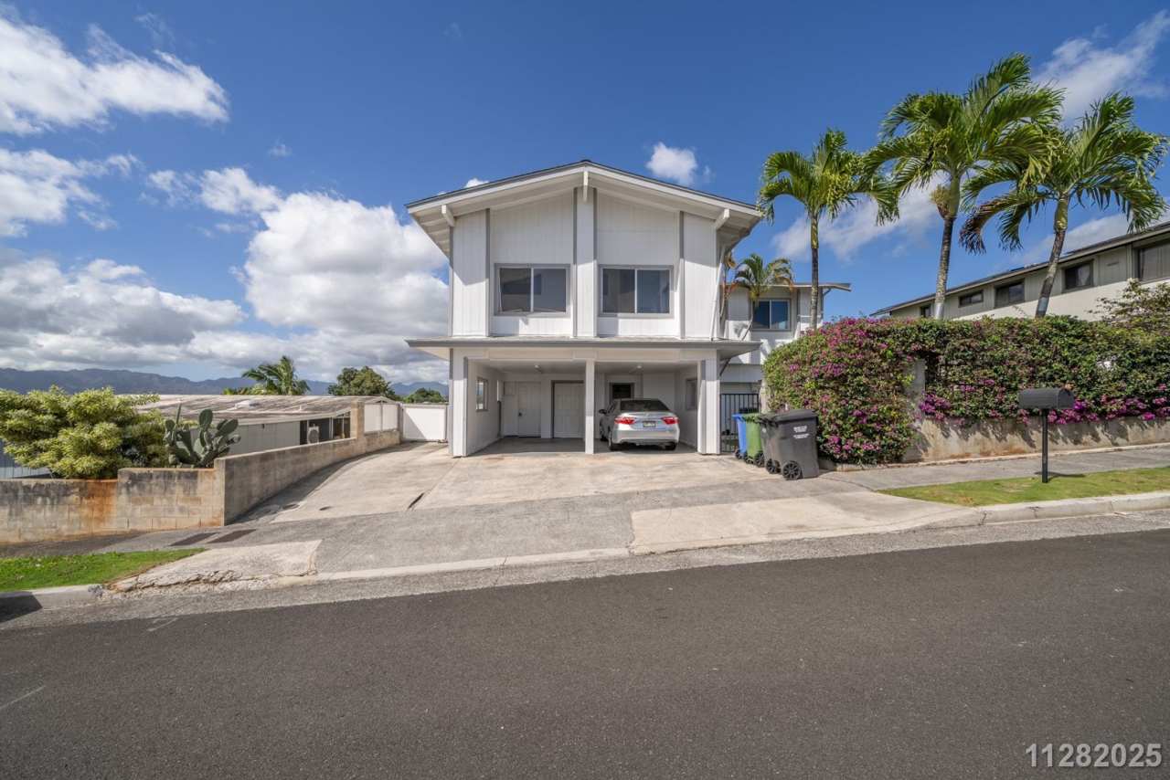 $3650.00 | 4bd/1.5ba Duplex in Pacific Palisades Pearl City