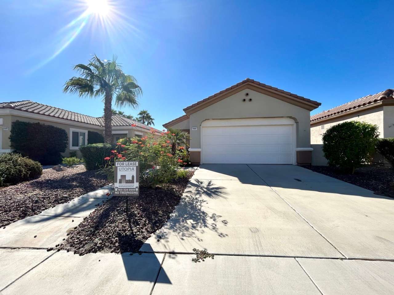 AVAILABLE NOW!! 2 Bedroom 2 Bathroom Home in SUN CITY PALM DESERT!!