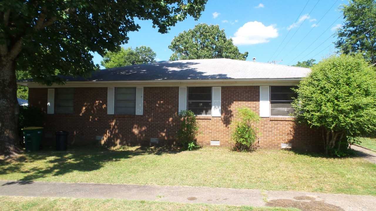 Welcome home to 104 Valley View in North Little Rock - ** Move in Special - $0 Deposit, Please read the full description**