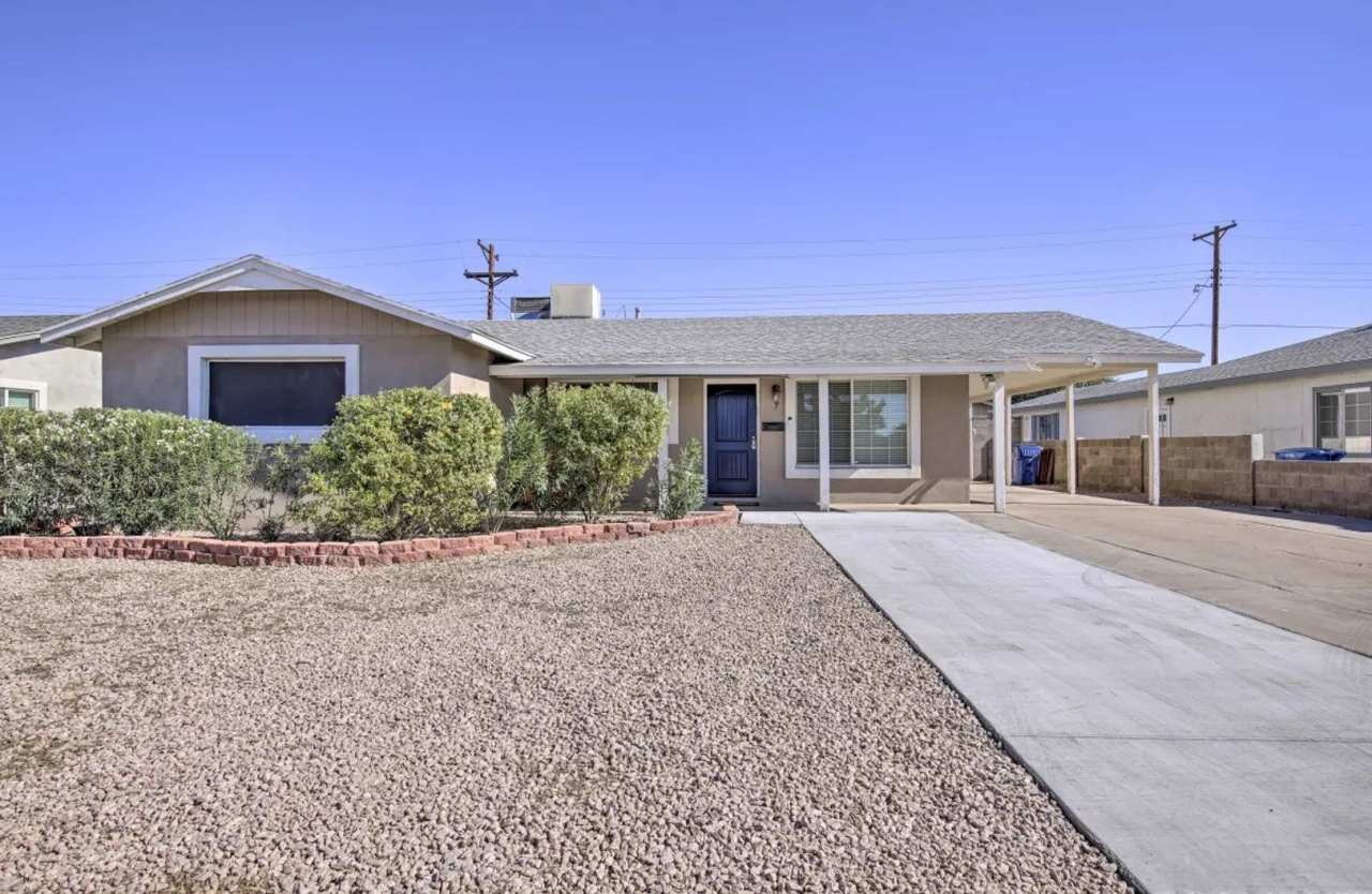 Beautiful Tempe home with hot tub and firepit!