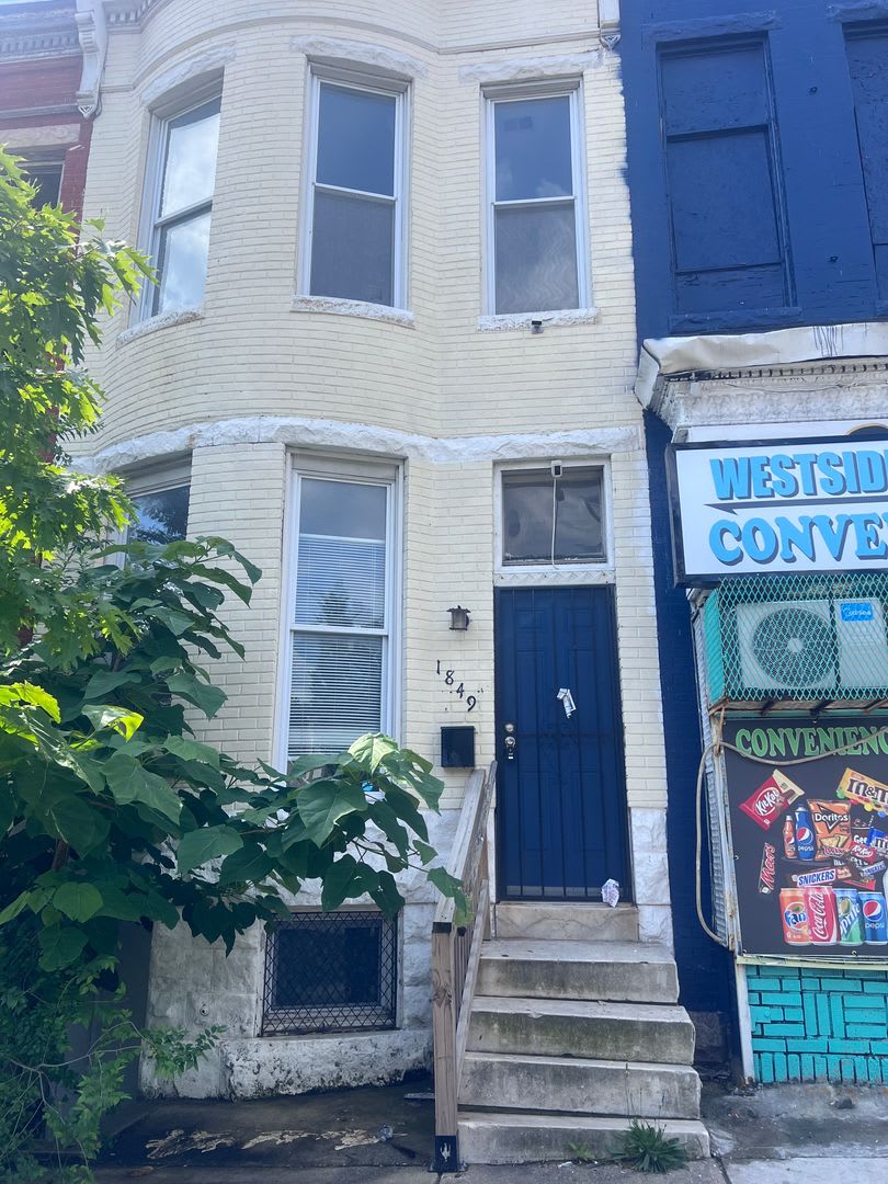Spacious 4-Bedroom + Bonus Room, 1.5-Bath Rowhome for Rent