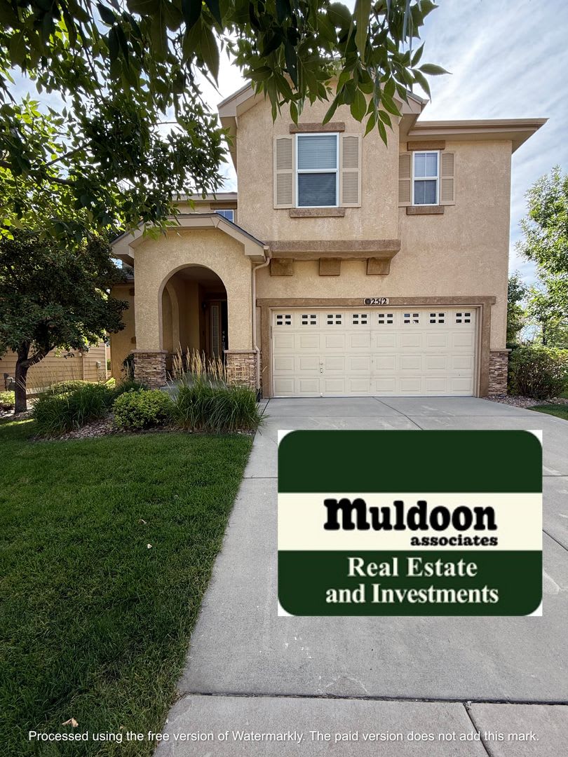 Lovely LOW MAINTENANCE HOME!