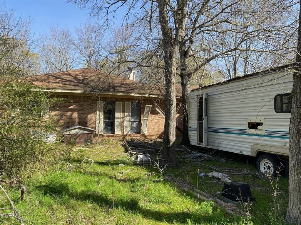 207 County Road 1739