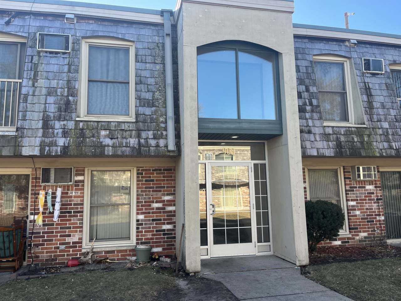 908 9th Ave. S.Apt. 8