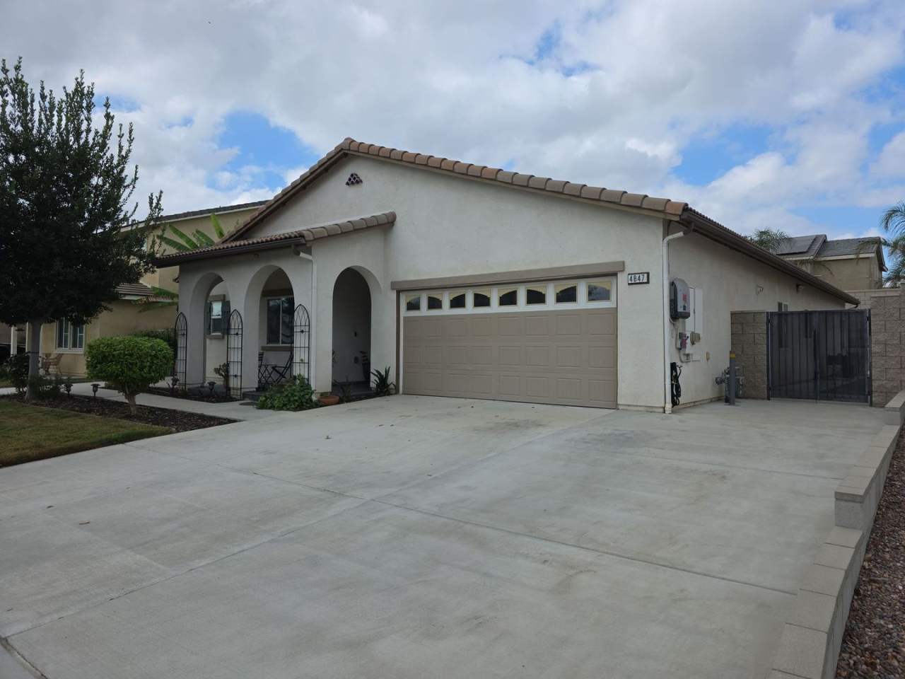 Beautiful Solar Home in Jurupa Valley Available Now!