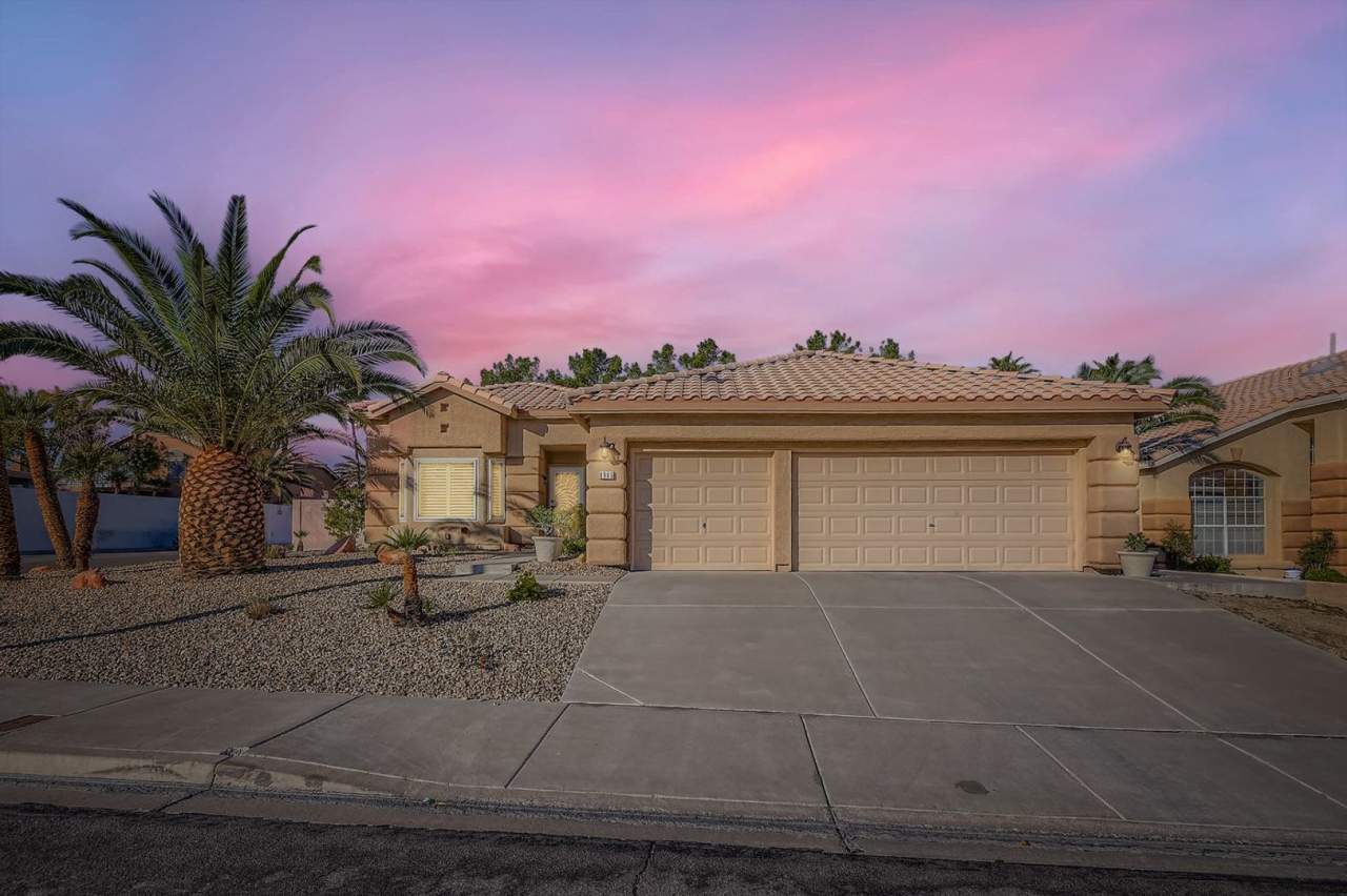BEAUTIFUL BRIGHT 3-BD HOME WITH SPACIOUS BACKYARD IN GREEN VALLEY