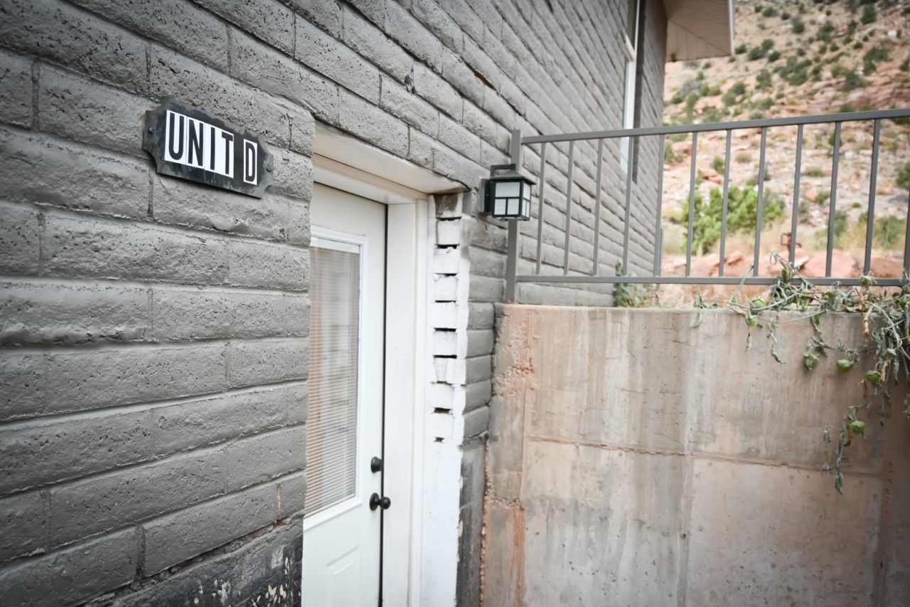 *utilities included* 780 Lauritzen - Unit D 1 Bed 1 Bath Apartment in Hildale