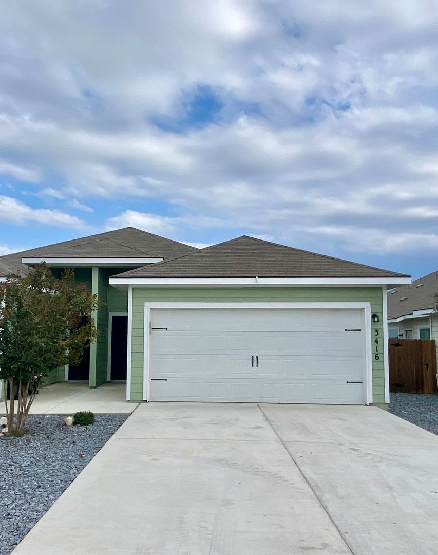 Luxury Duplex in Seguin!