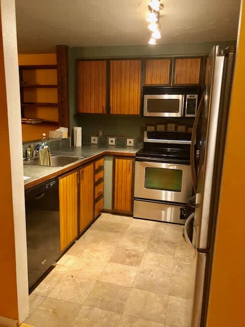 2747 South Kihei Road, #C-002