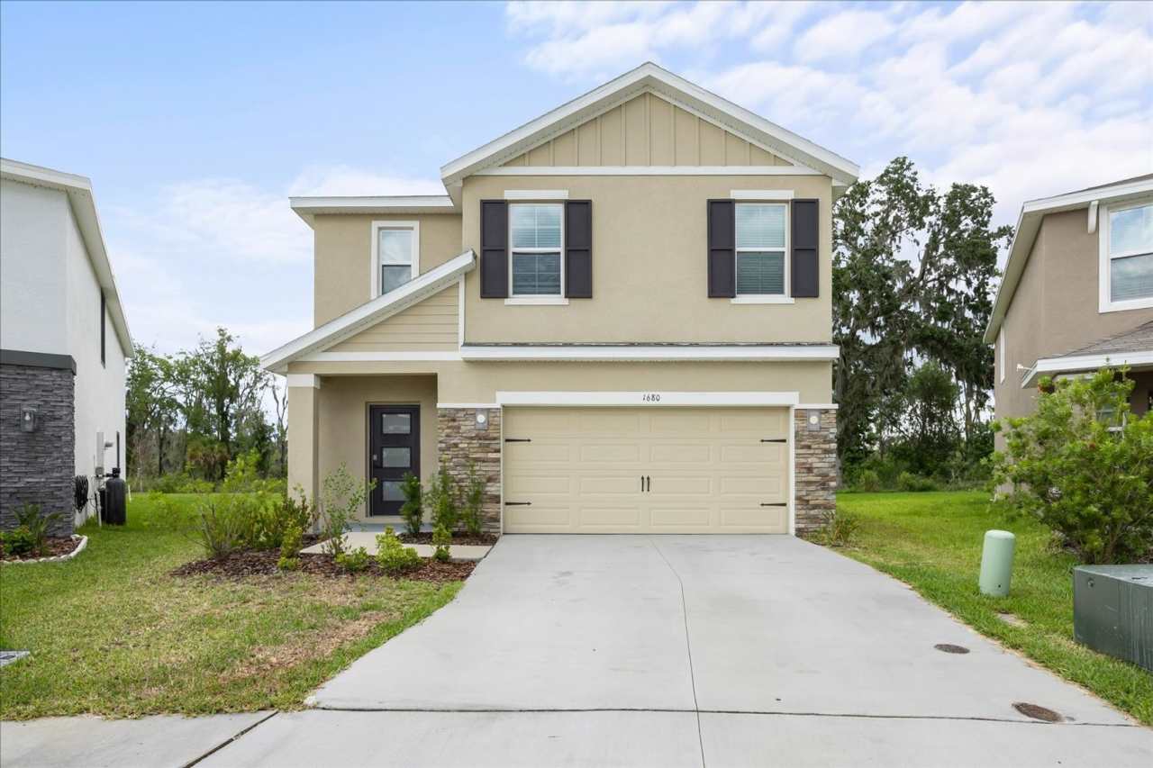 Smart Home - Solar Panels included at no extra cost substantial savings on electricity bill