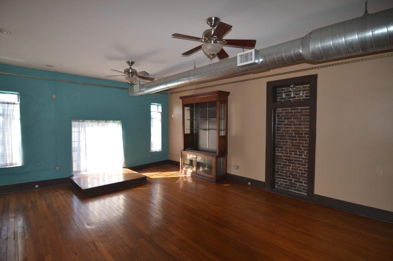 214 S Campbell Avenue