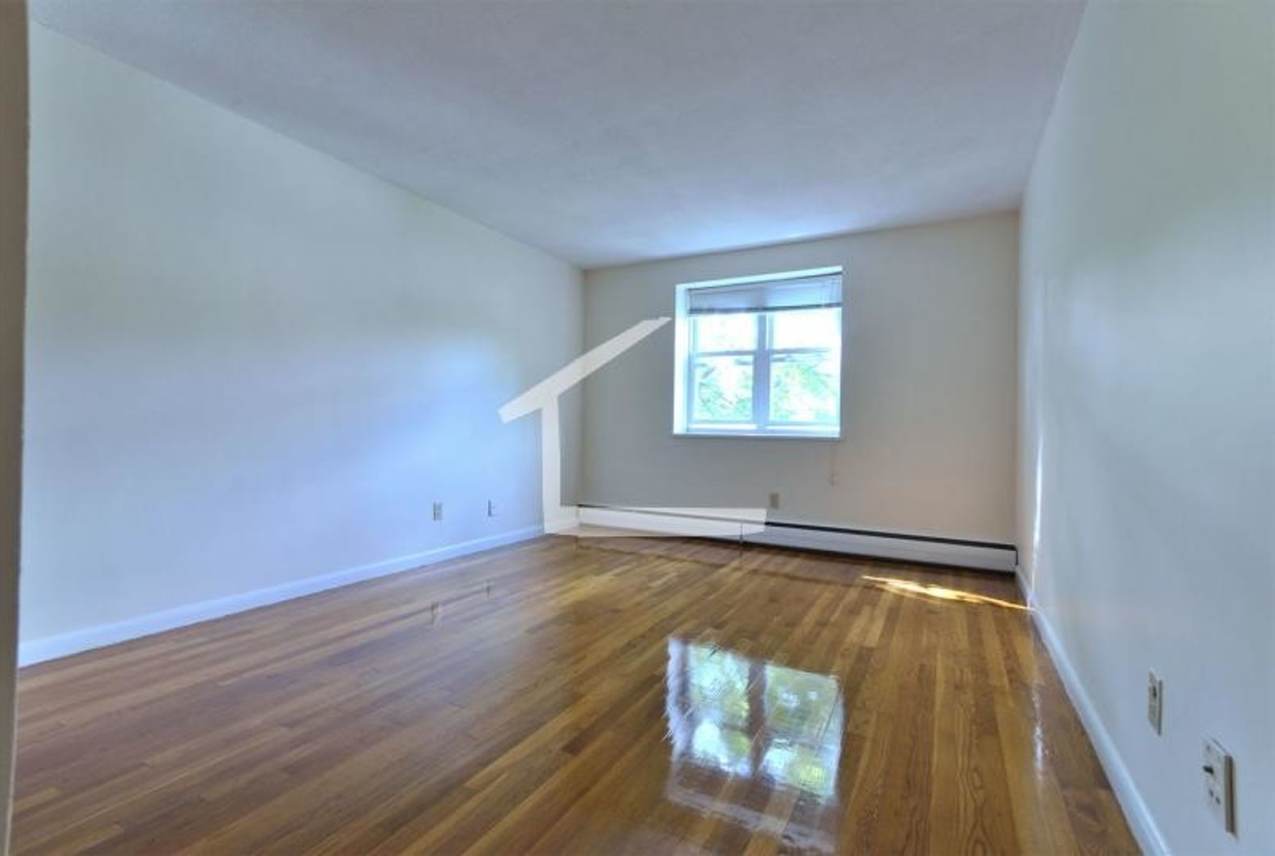 Amazing 2 Bed 1 Bath available now