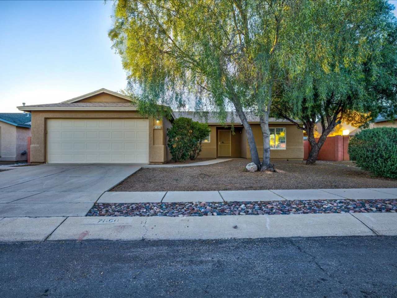 Spacious 3-Bedroom, 2-Bath Home with Large Backyard