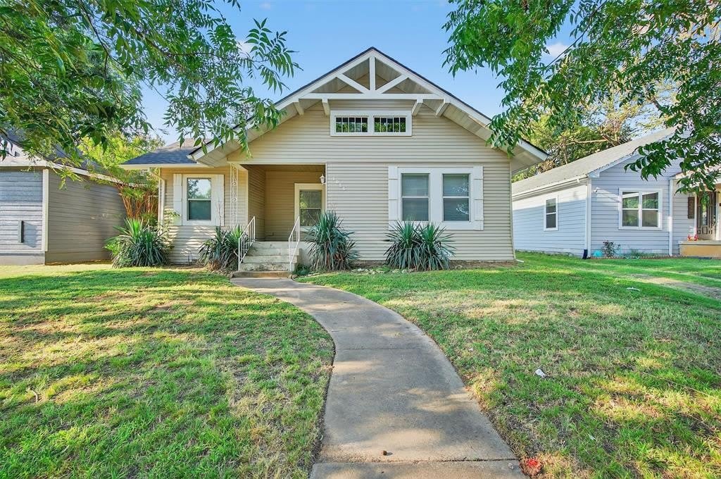 1014 W Walker Street