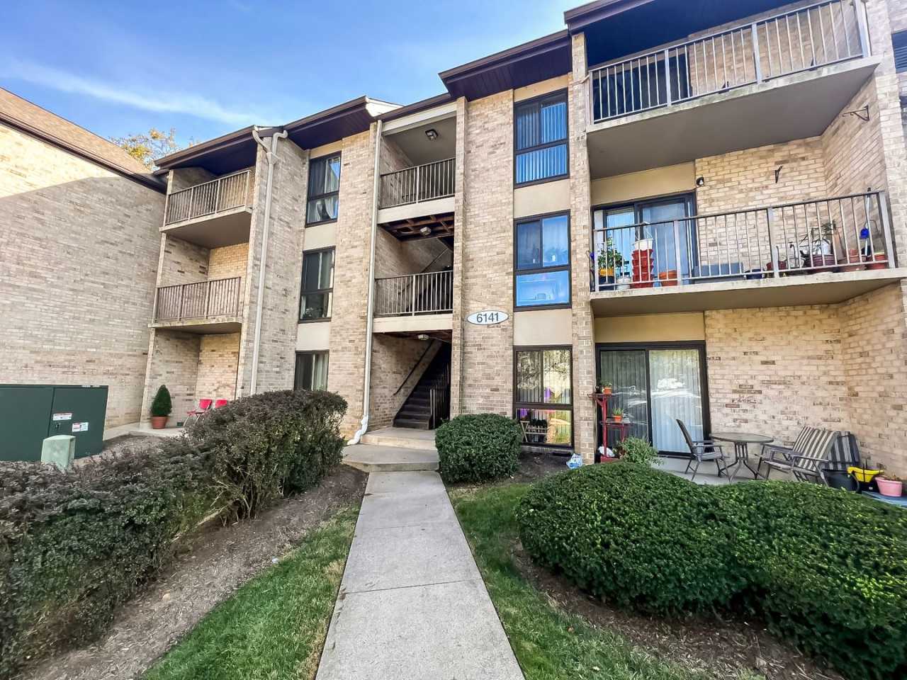 A Gorgeous 1 Bed 1 Bath Unit With Patio In Edsall Bluff - ALL Utilities Included!