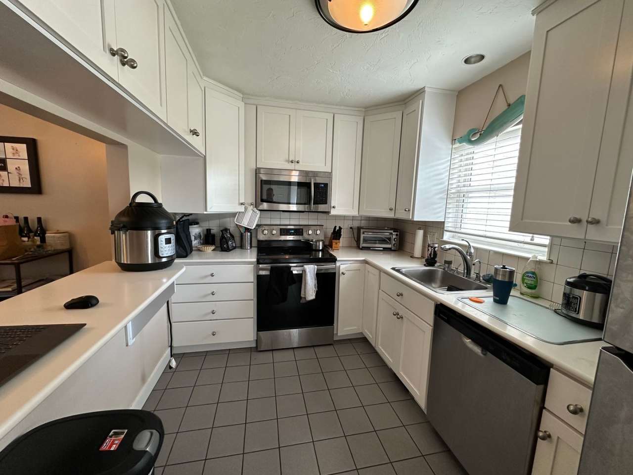 PRICE DROP + NO BROKER FEE....Townhouse, Central AC, 2 Parking Spots