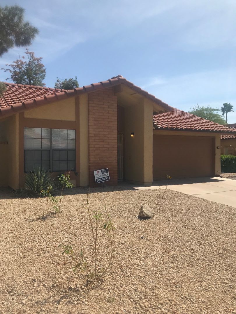 1 month free rent if rented before Christmas! Beautiful 55+ Ahwatukee neighborhood spacious 2/br 2/ba home - Rent Includes membership to Ahwatukee Recreation Center
