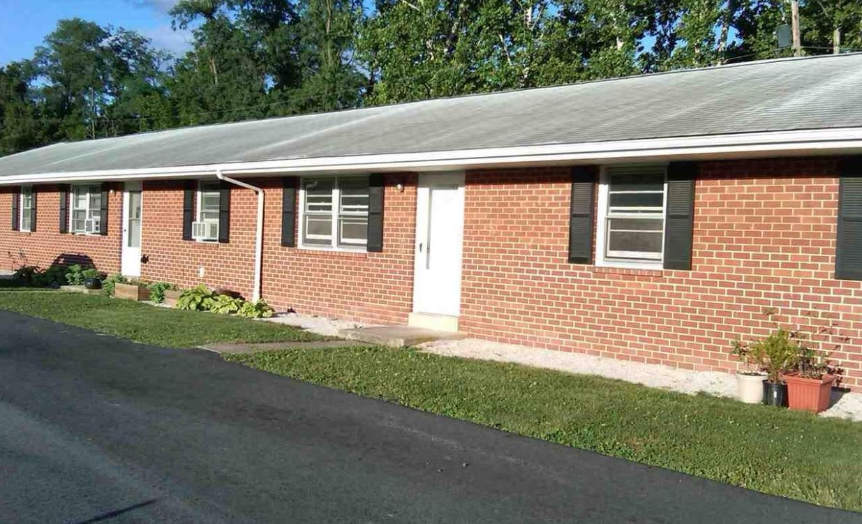 1002 North U.S. 15 - 1002