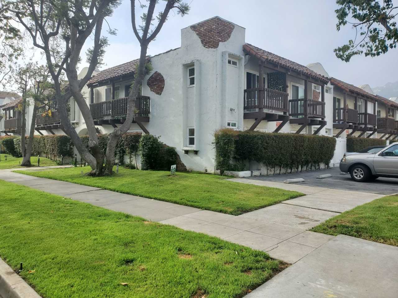 10944 Bluffside Drive