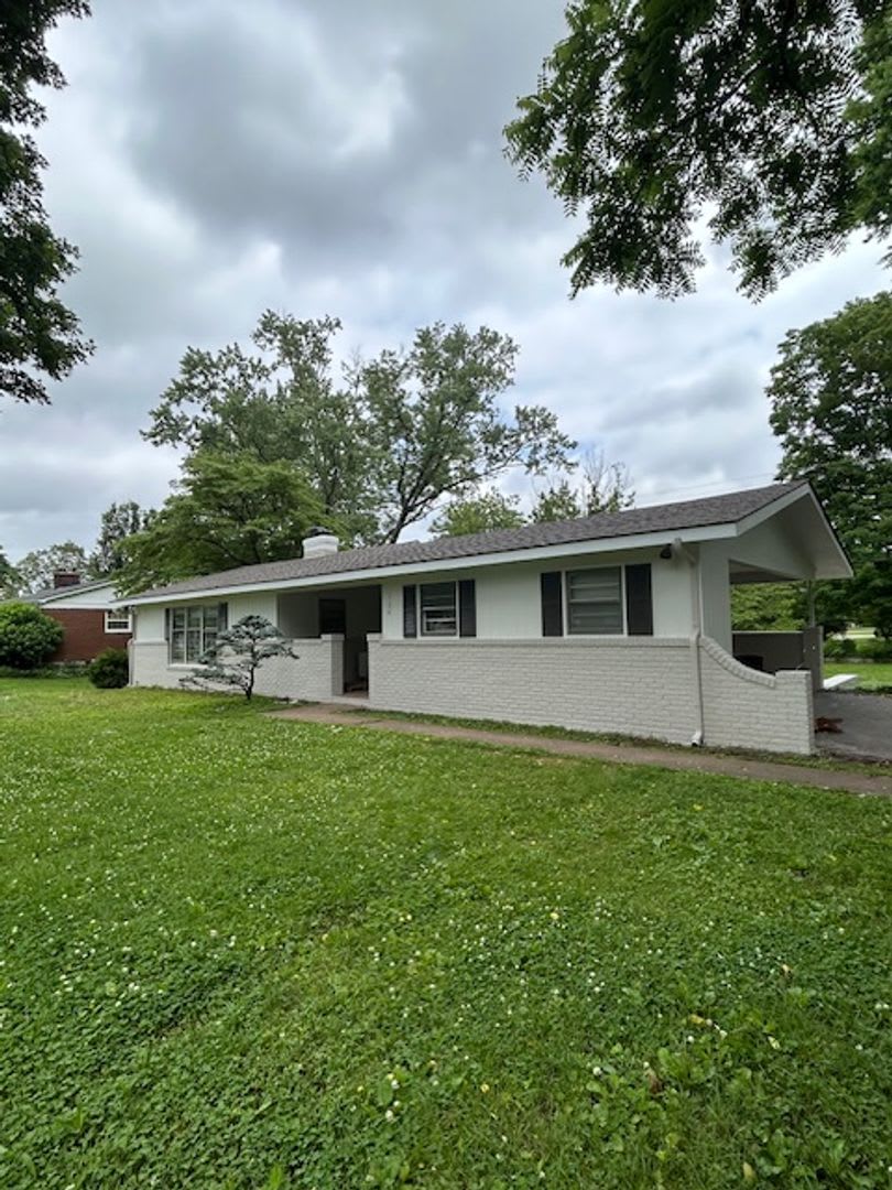 Completely remodeled 3 bedroom, 2 bath home in Bowling Green City Schools