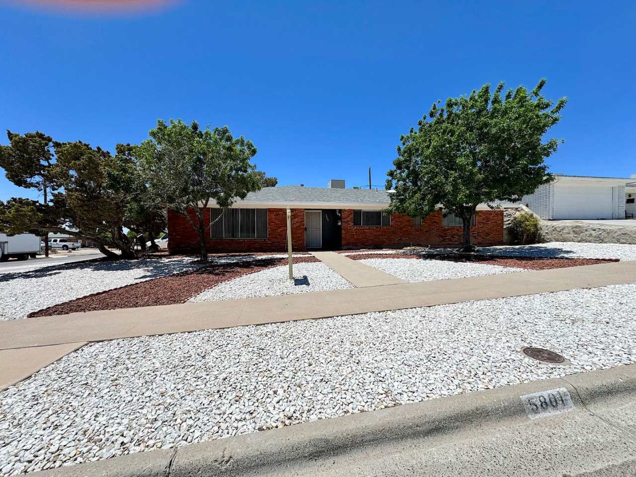 West El Paso 5bed/3bath + office and Mountain VIews!