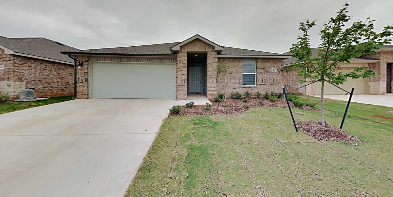 Very Nice 4 Bed 2 Bath Home in Mustang Schools