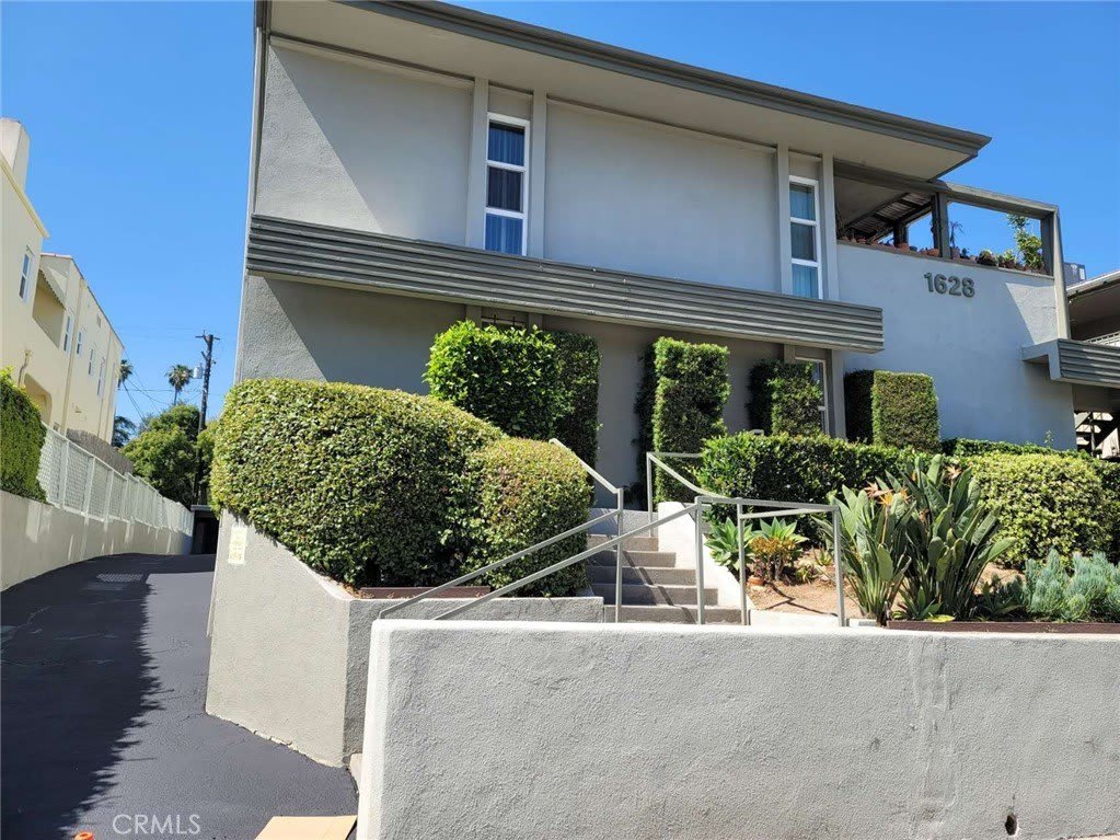 1628 South Huntington Dr.