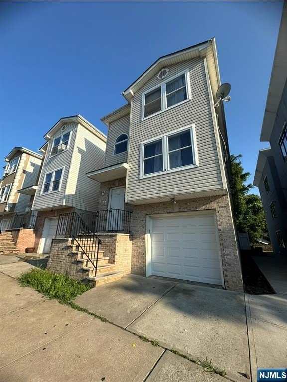 120 Hamilton Avenue 2