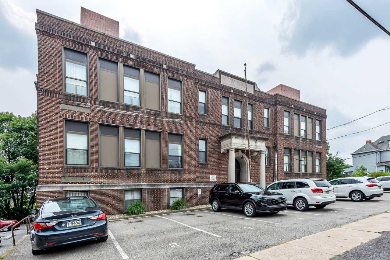 233 Ridgewood  Avenue