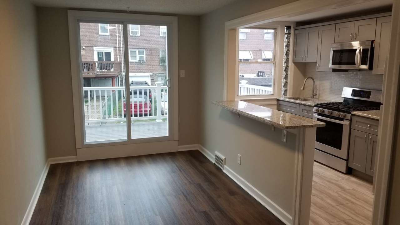 Updated Row - Holmesburg