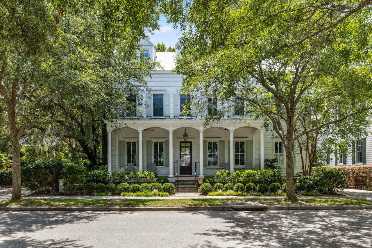 Carolina Manor- 32 Mobile Street