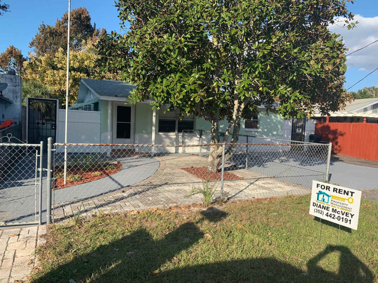 3 bedroom 1 bath recently refurbished with large fenced backyard ,close to shopping and the beach