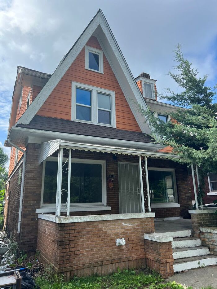 3031 Lawrence Street