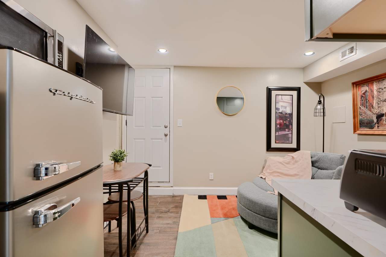 24 South Potomac Street