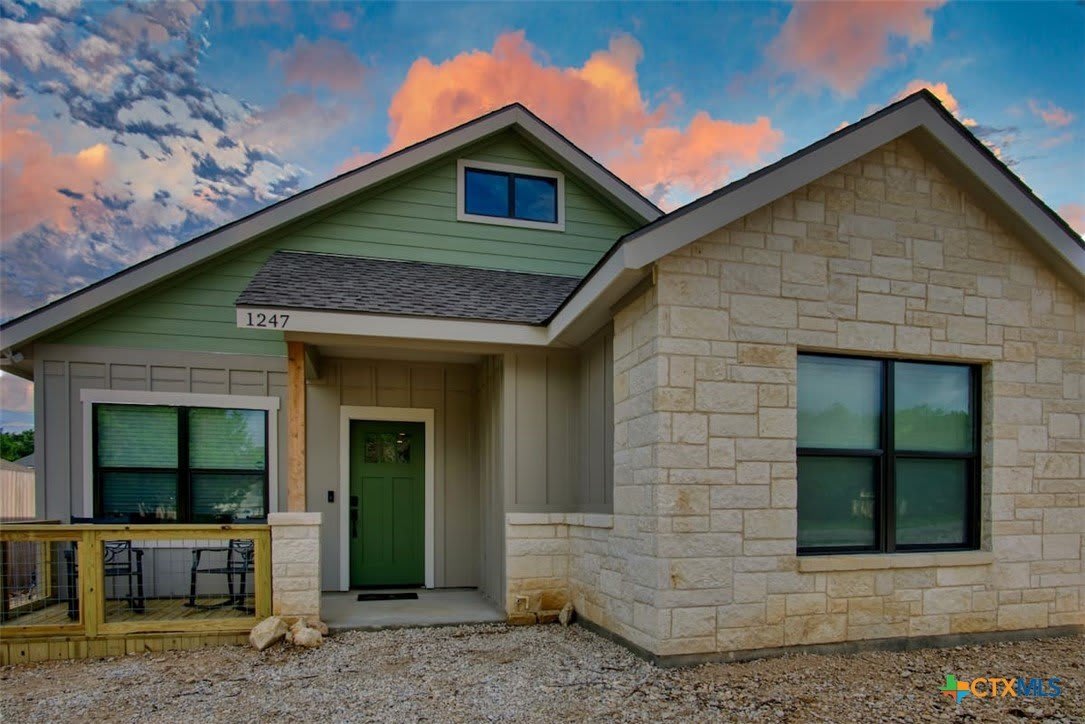 1247 Green Hill Drive