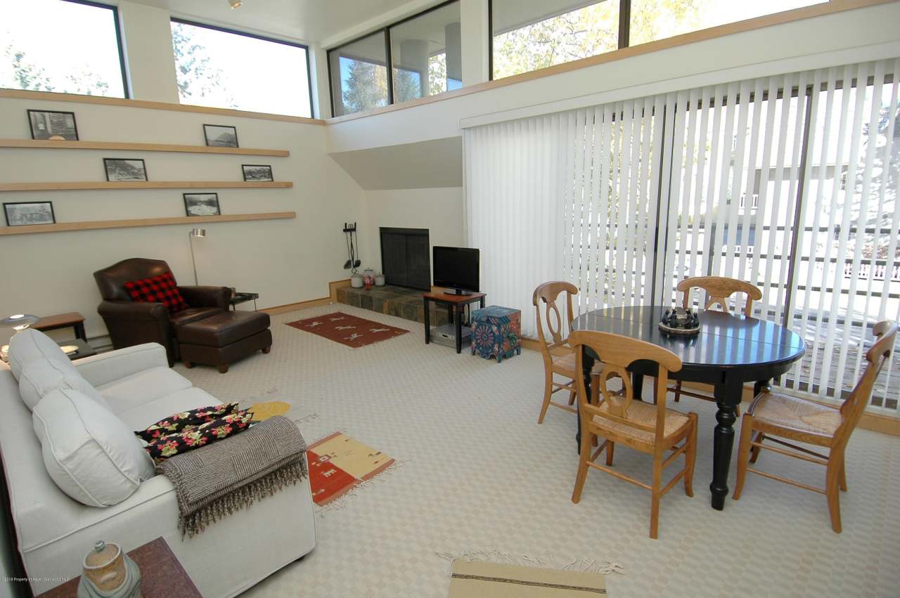 311 S Aspen Street unit: 6