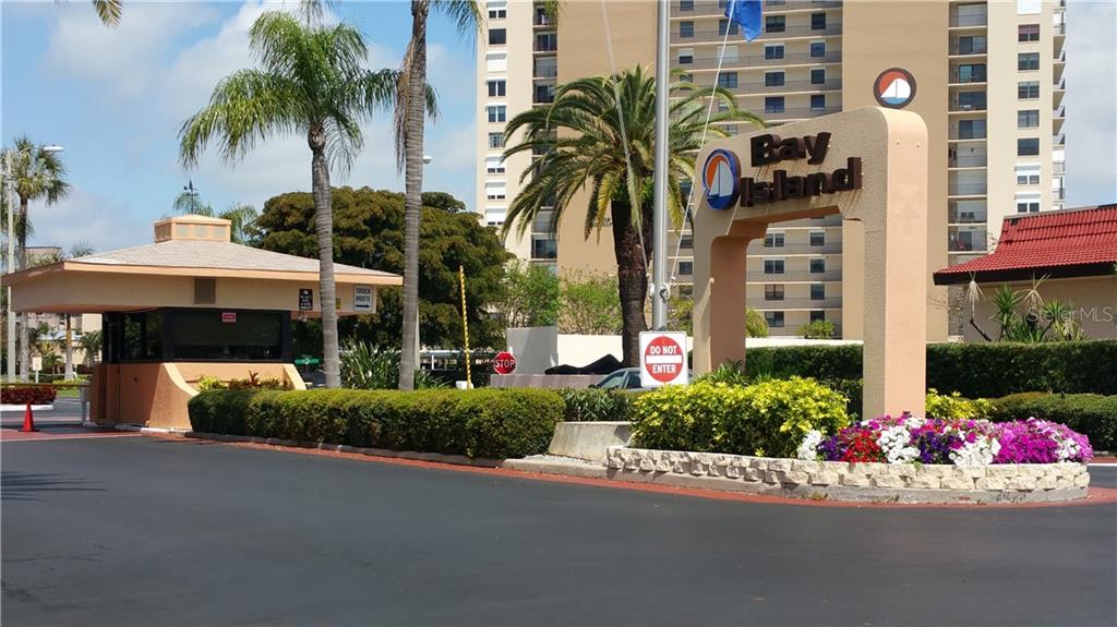 7425 Bay Island Dr S Apt 208