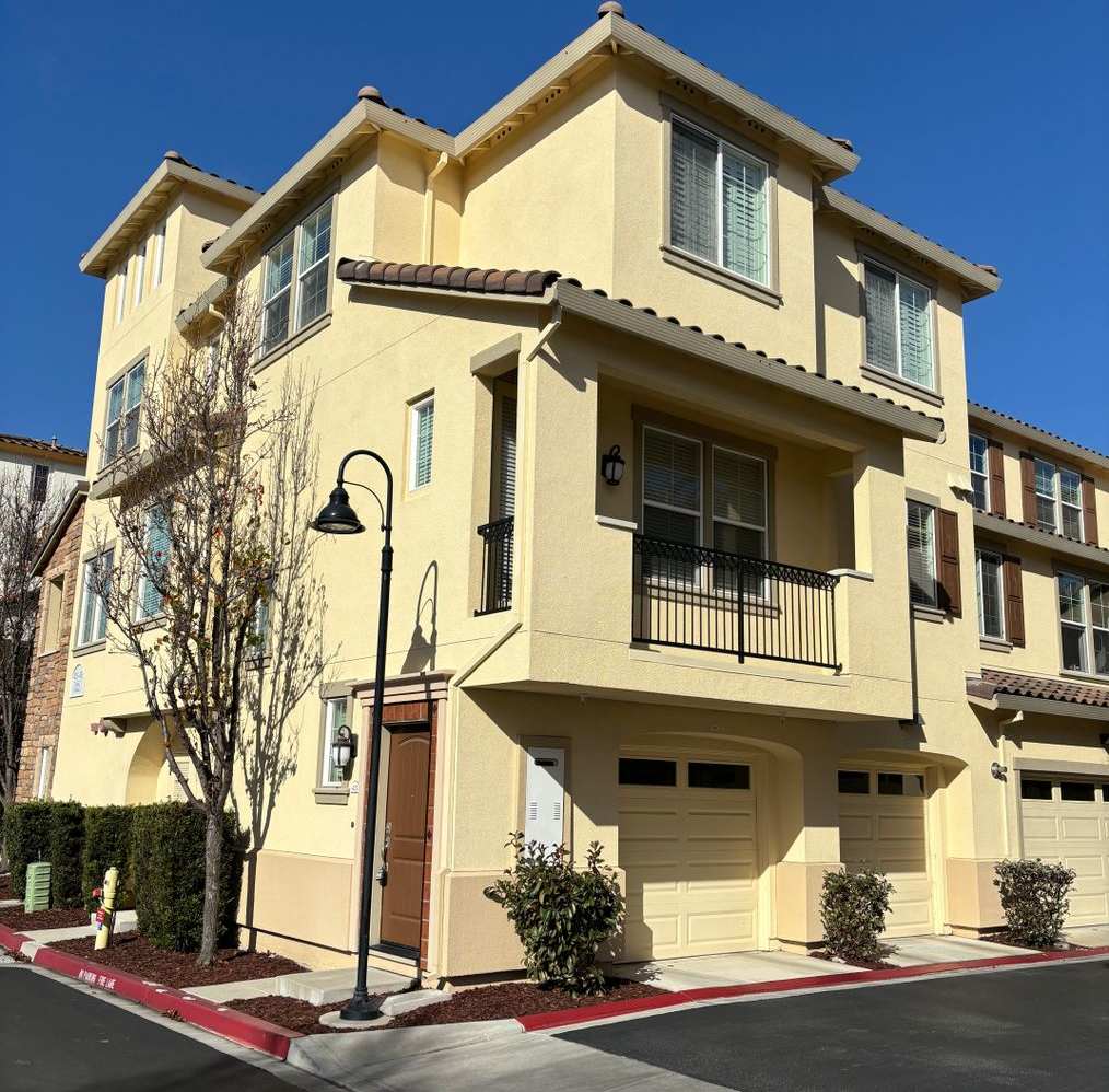 SUNNYVALE - Beautiful end unit townhome with abundant natural light in the heart of Sunnyvale.