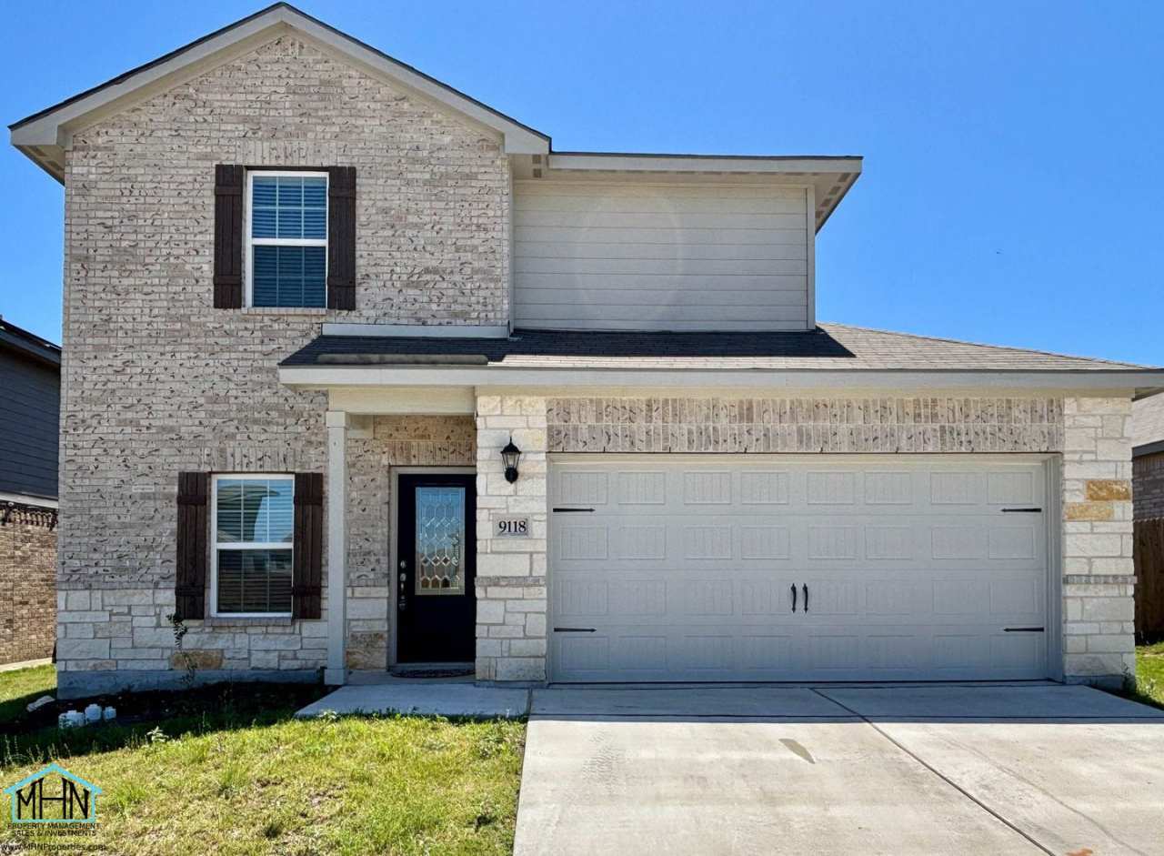 Welcome home to this 3bed/2.5bath GORGEOUS 2 story home, conveniently located in Converse near Randolph AFB.