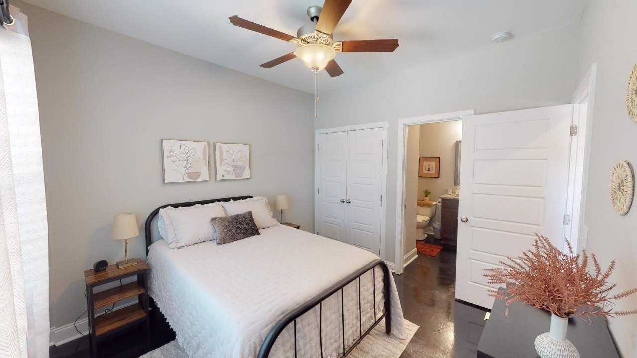 Charming 3-Bedroom Home in the Heart of Clarksville – Nashville Style Living!