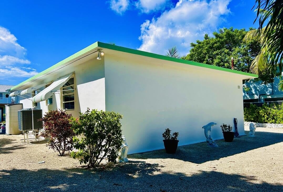 13 N Blackwater Lane